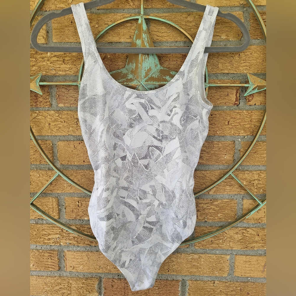 Lululemon Arise Bodysuit Jasmine White Multi Nulu Fabric No Tag S/M